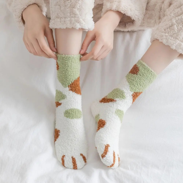 Floor Socks: Paw Prints