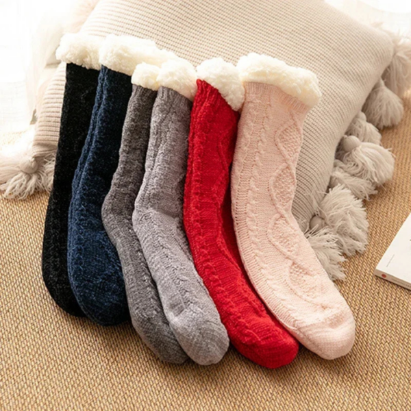 Floor Socks: Winter Hug