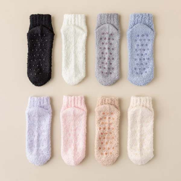 Floor Socks: Snuggle Dots - 3 Pairs - Image 4