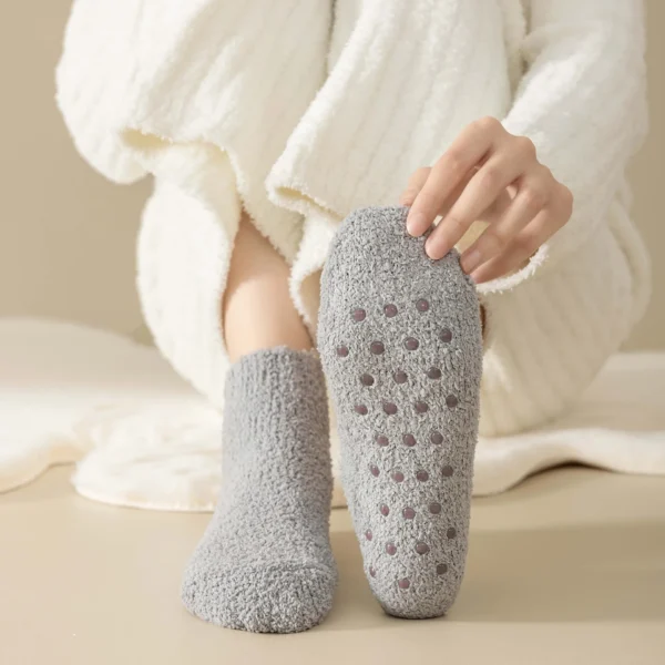 Floor Socks: Snuggle Dots - 3 Pairs - Image 2