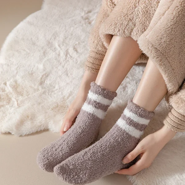 Floor Socks: The Cozy Collection - 4 Pairs - Image 4